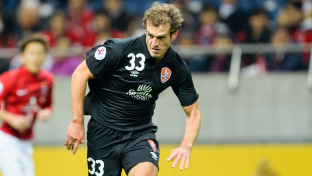 DeVere extends Roar stay - A-Leagues