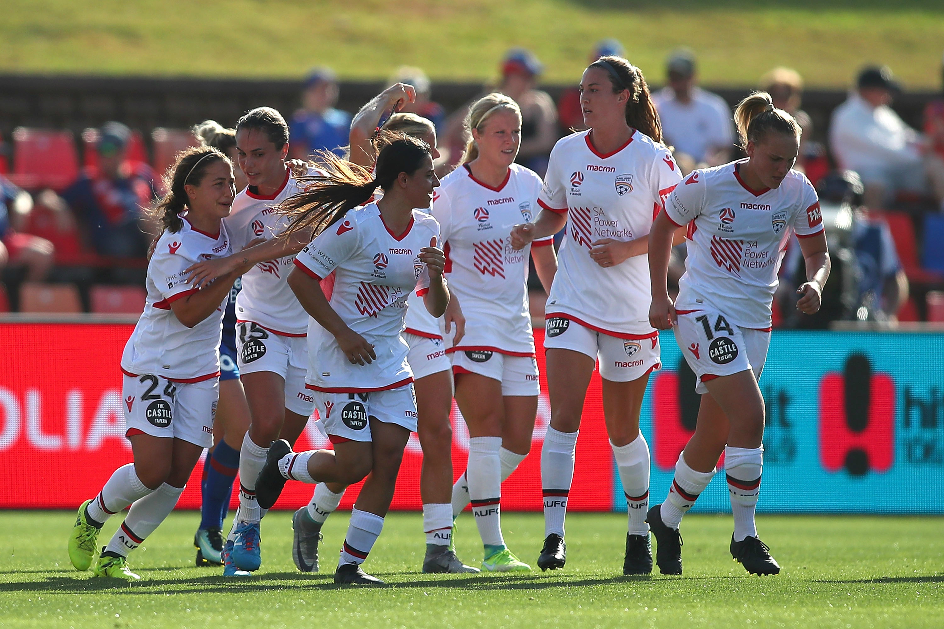 Colaprico cracker inspires Lady Reds to shock win over Jets in ...