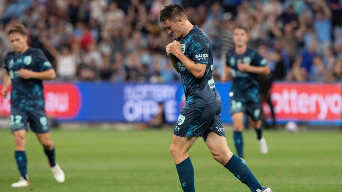 GOAL Joe Lolley opens the scoring for Sydney ALeague Men Videos