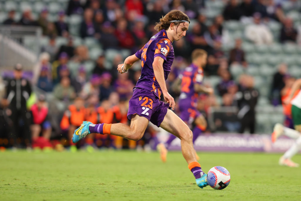 Perth Glory teen Daniel Bennie secures Queens Park Rangers move