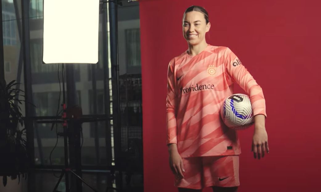 Matildas superstar Mackenzie Arnold makes big move to NWSL