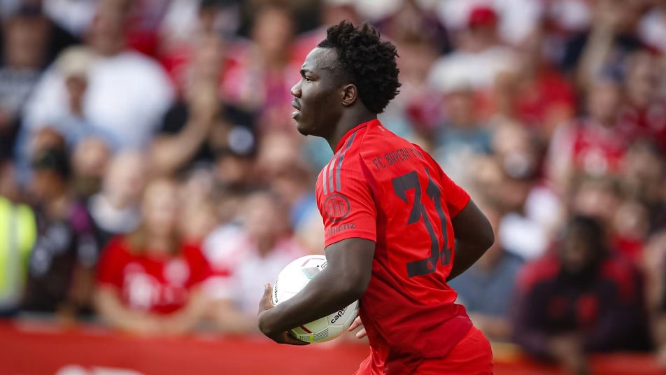 Yangi porno filmlar Harlenok lagerda porno