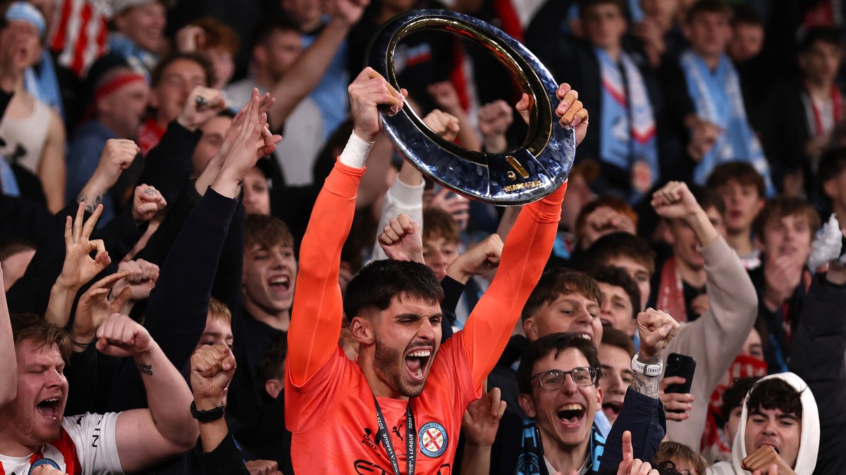 Championship winning keeper Patrick Beach signs new City deal