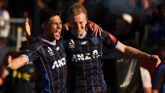 Derby Kings: Auckland outlast brave 10-man Phoenix to extend perfect 5/5 record