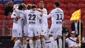 Christmas Cracker! Bulls stun Jets in NINE-GOAL Boxing Day belter