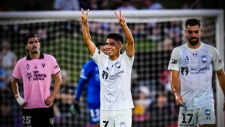 Sydney underline premiership credentials with strong win over Macarthur