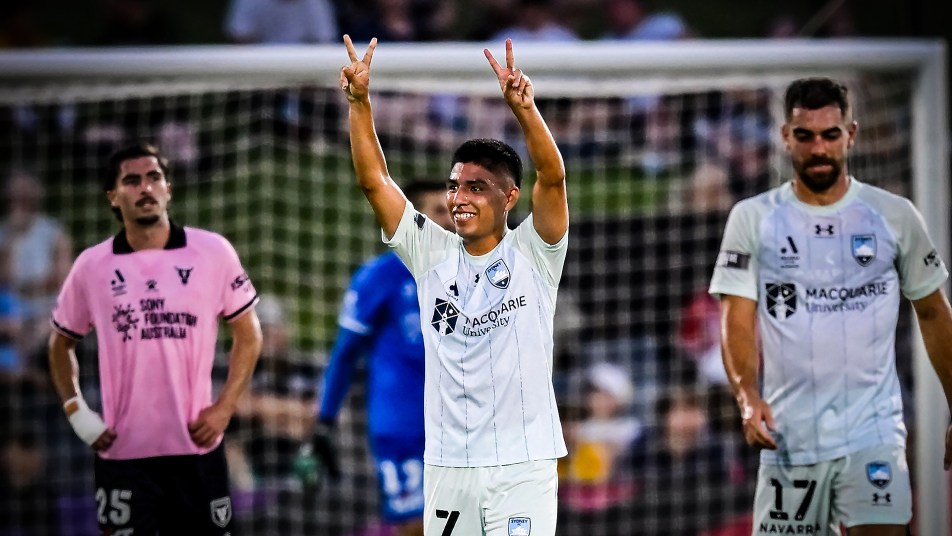 Sydney underline premiership credentials with strong win over Macarthur