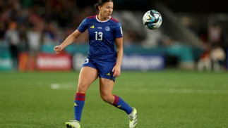 Roar strengthen at the back with signing of experienced defender