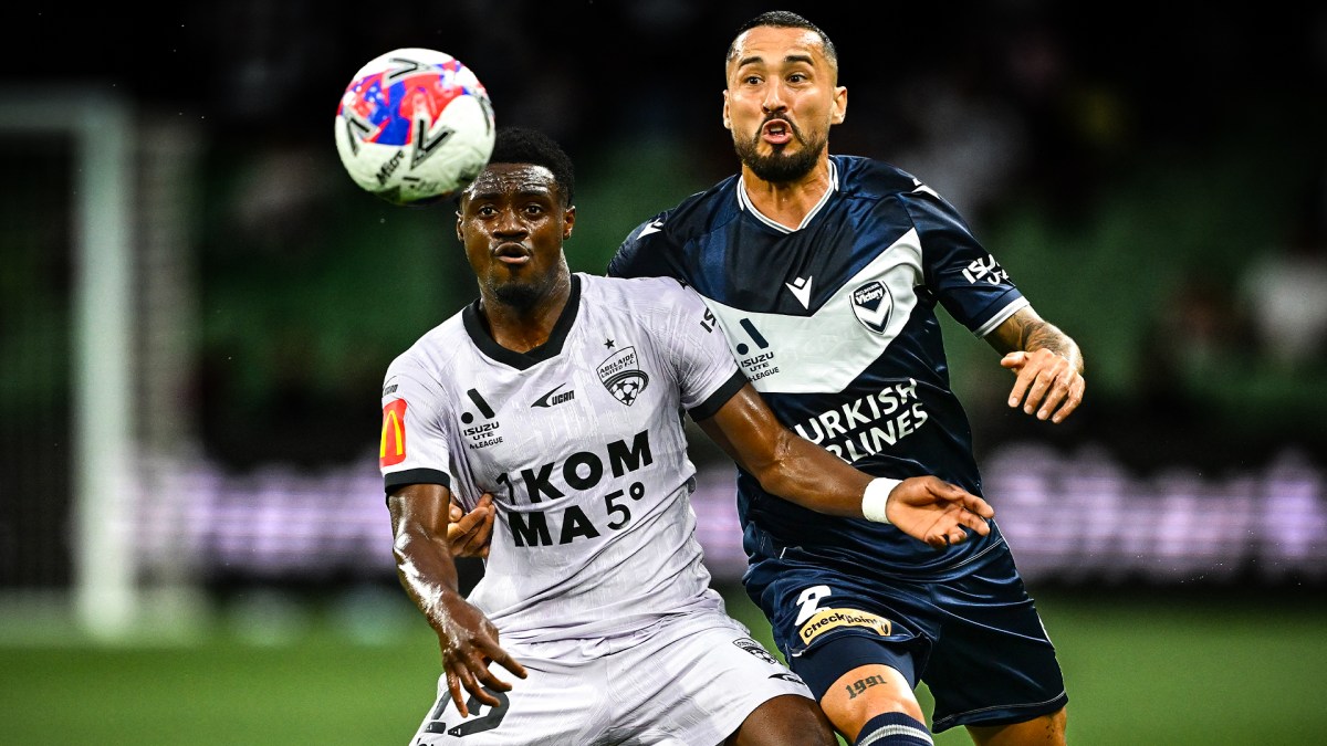 Victory and Adelaide share the points on sweaty Melbourne night Victory and Adelaide share the points on sweaty Melbourne night