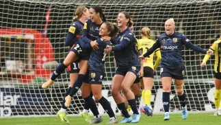 Levin fires Mariners to win over Wellington in shocking conditions