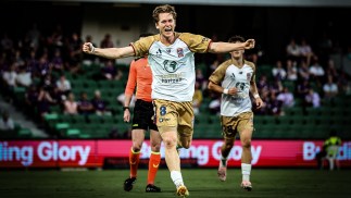 Unstoppable Newcastle make it seven in a row with thumping away win over Perth