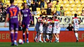 Wellington climb out of bottom spot with comfortable win over Perth Glory