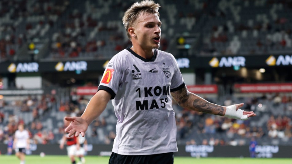 Luka Jovanovic lập cú đúp, Adelaide United thắng tưng bừng 4-2 trước Western Sydney