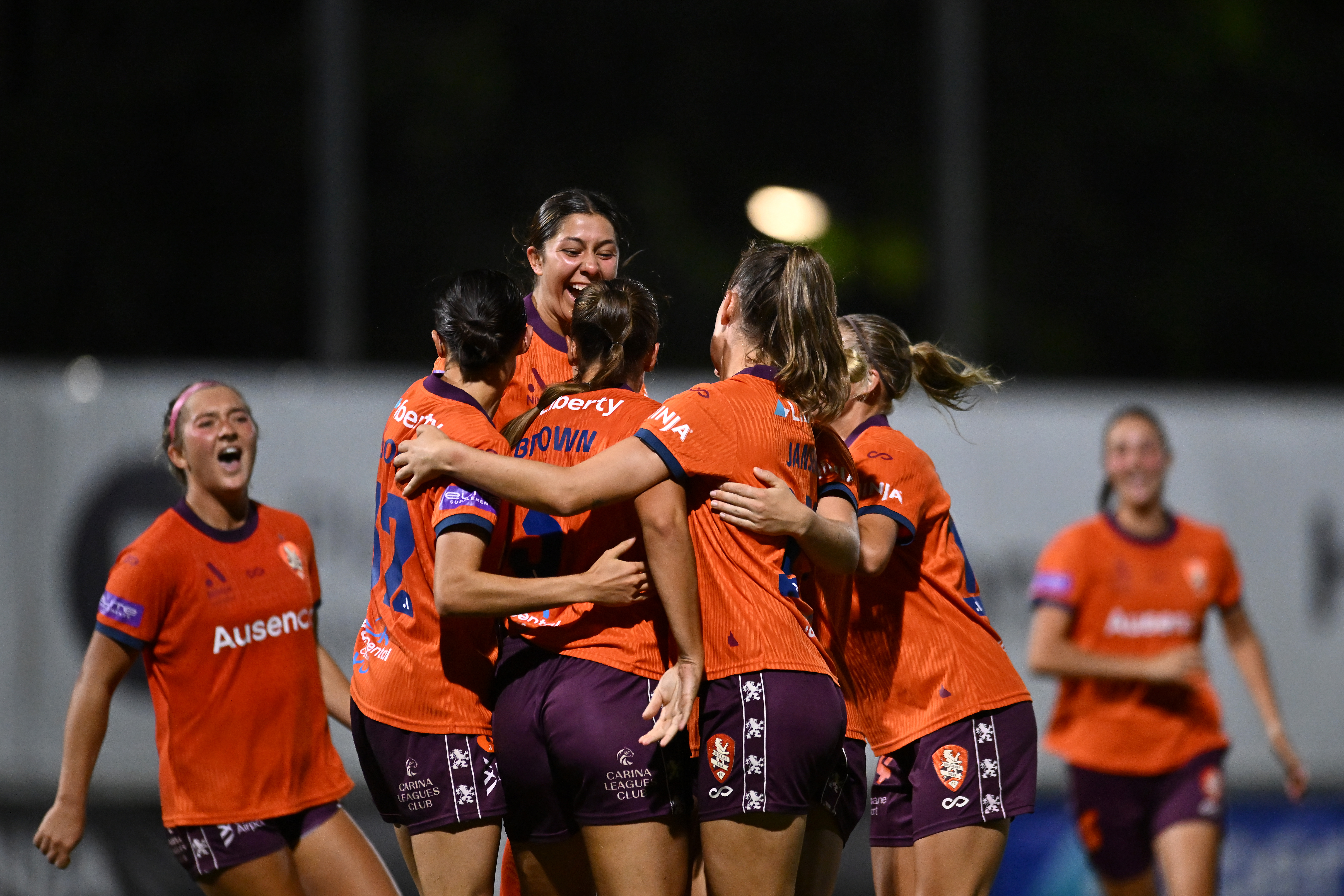 Daisy Brown Lập Hat-trick, Brisbane Thắng Đậm 4-2: Cơ Hội Play-off Rộng Mở
