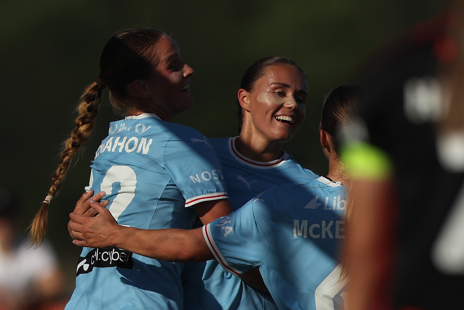 Melbourne City Thắng Ngoạn Mục Dù Chơi Thiếu Người: Bí Quyết Chiến Thắng Đáng Kinh Ngạc