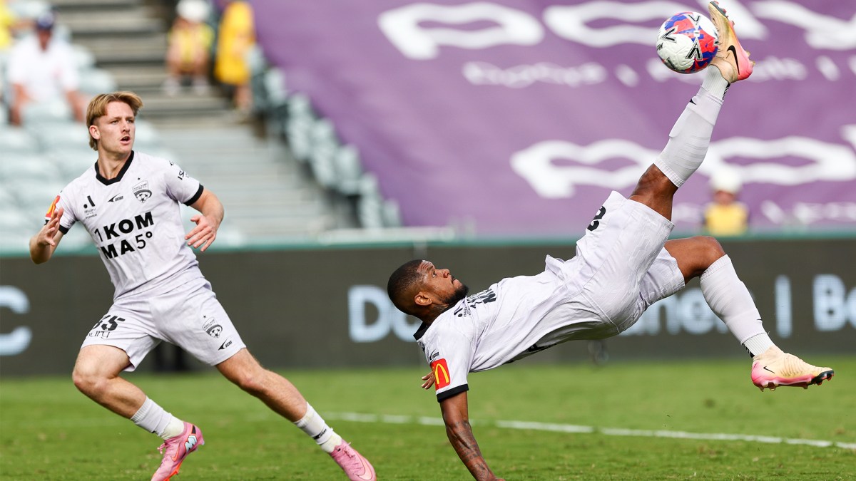 The Best Photos from Round 21 of the Isuzu UTE A-League The Best Photos from Round 21 of the Isuzu UTE A-League