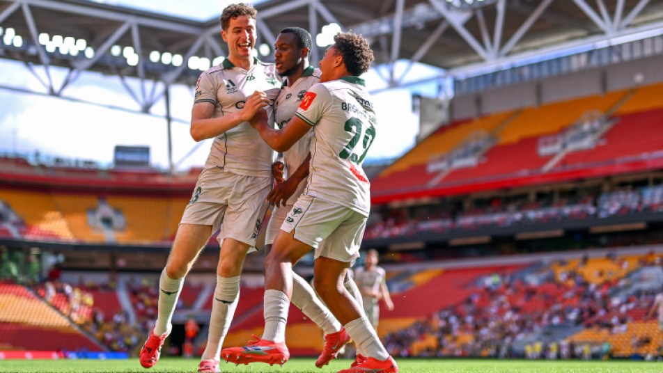 Eze Ghi Bàn Muộn, Phoenix Thắng Roar: Cú Hích Lớn Cho Giấc Mơ Chung Kết