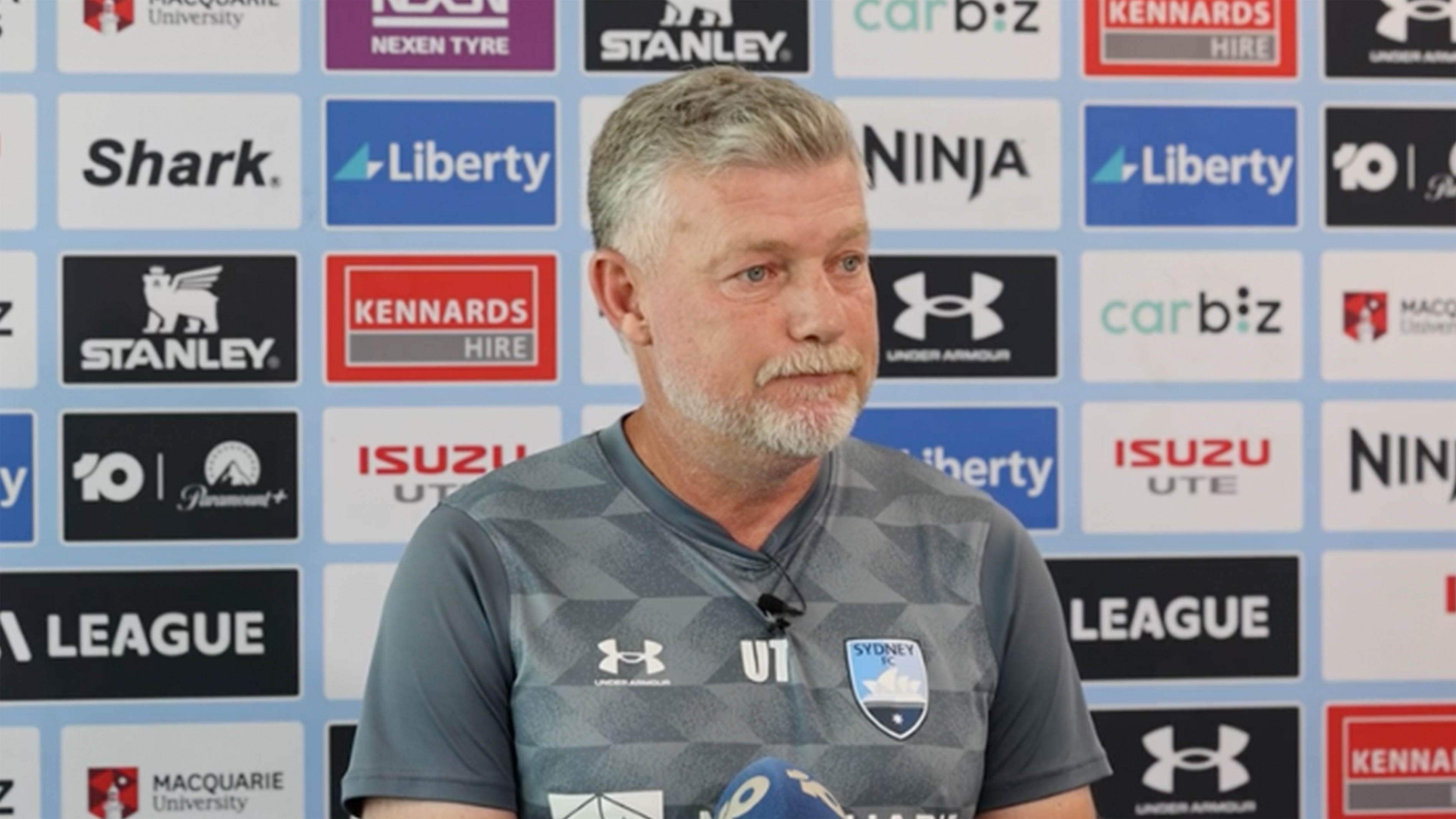 Ufuk Talay phủ nhận tin đồn gia nhập Wanderers: 'Tôi là HLV hết hạn hợp đồng'