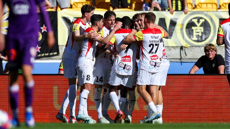 Wellington climb out of bottom spot with comfortable win over Perth Glory