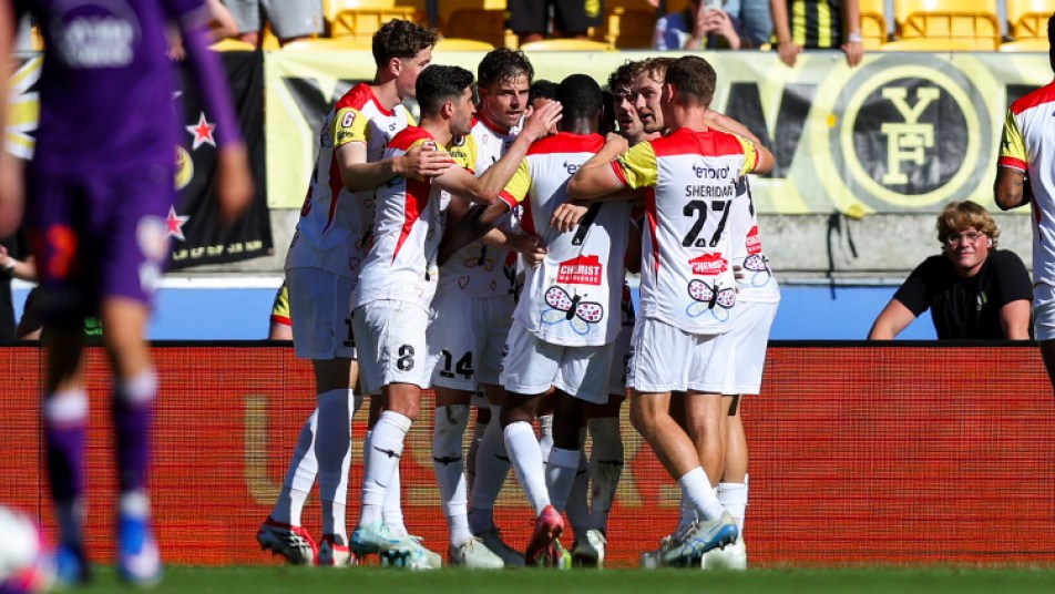 Wellington Phá Dớp, Bomwin Nổ Hũ Với Chiến Thắng 2-0 Trước Perth Glory