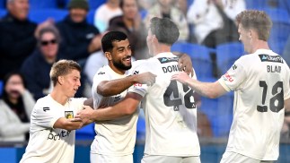 Mariners stun Auckland to hand Premiers Plate to rivals Newcastle