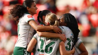 Wellington Phoenix book their spot in the semis with away win over Adelaide