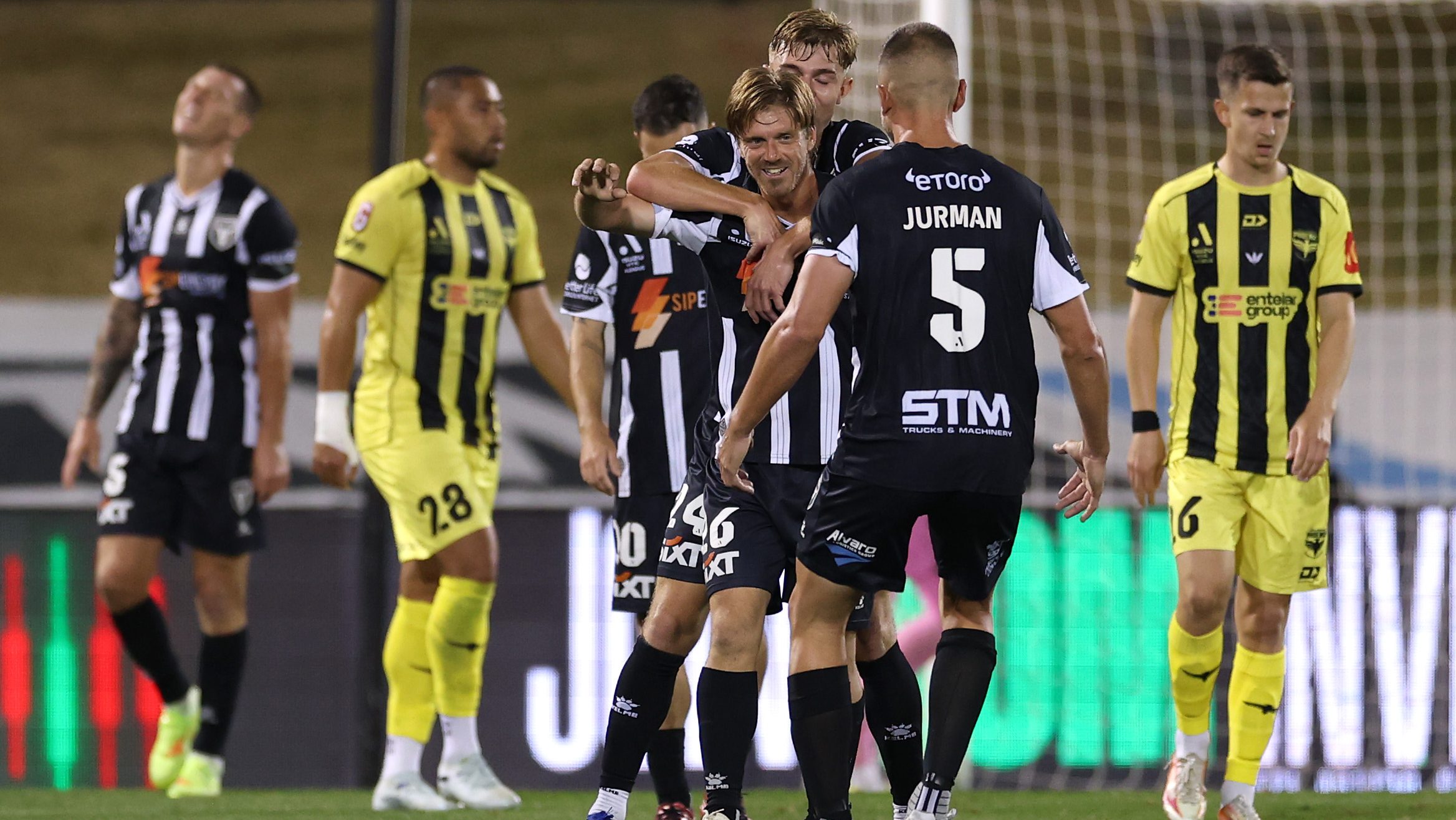Macarthur 4-0 Wellington Phoenix Recap: Home Dominance