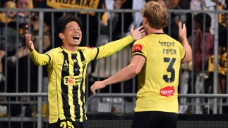 Wellington keep finals hopes alive with win that consigns Wanderers to first ever wooden spoon