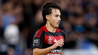 Simmons departs Wanderers for opportunity in Japan