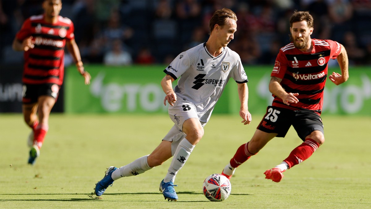 Sydney FC sign midfielder Jake Hollman on a three-year deal Sydney FC sign midfielder Jake Hollman on a three-year deal