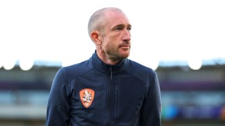 Roar on the hunt for new Head Coach as Smith heads overseas