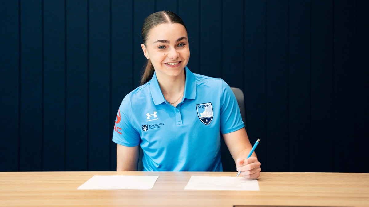 Sydney FC sign midfielder Amy Chessari on two-year deal