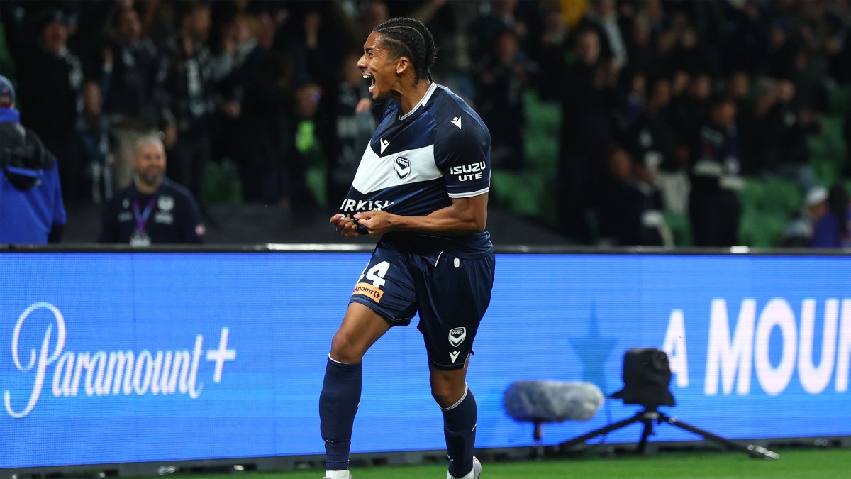 Charles Nduka signs new two-year deal with Melbourne Victory Charles Nduka signs new two-year deal with Melbourne Victory