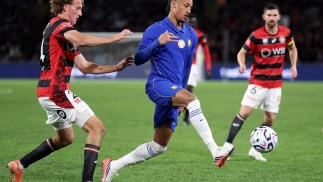 Chelsea hit six in wild Wanderers shootout