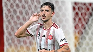 Wanderers pull off transfer coup as Johnny Warren medal winner returns