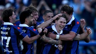 Bayliss brilliance launches Auckland title defence